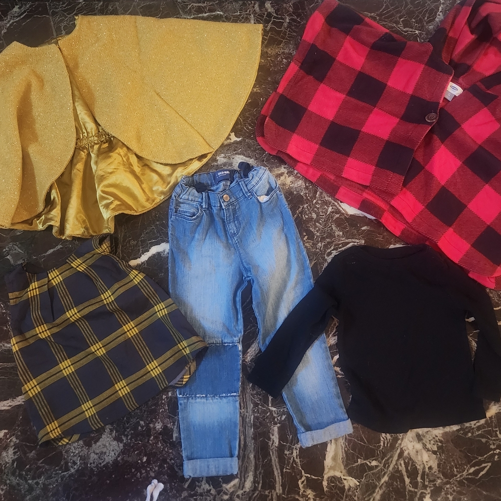 Stylish Kids Clothing Set with Gold Cape